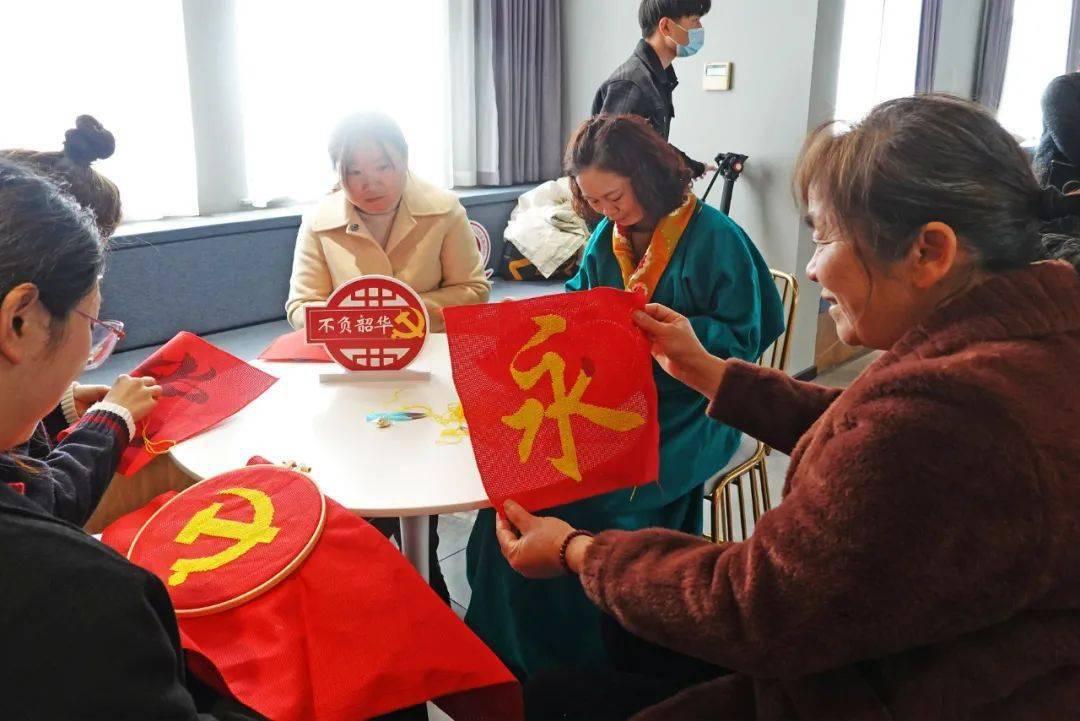 僵尸吃怪物