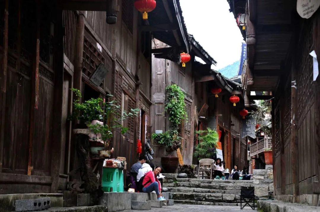 撞坏村里的东西跑村委会会追究吗？游戏画面