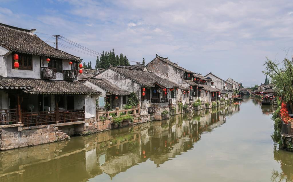 拯救电力塔的泰坦
